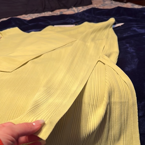 NWT House of Harlow 1960 2-Piece Ribbed Crew Neck/Skirt Set - Picture 4 of 14